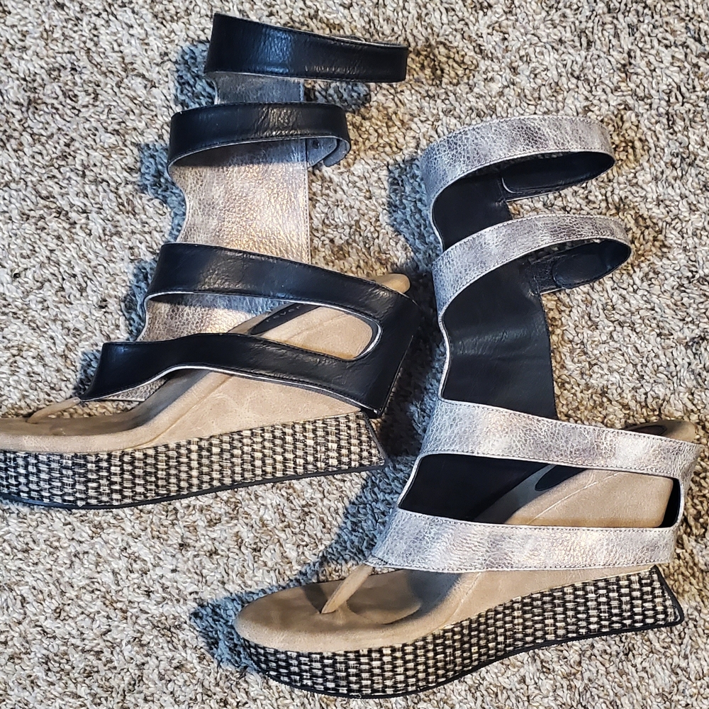 Modzori Strappy Wedge: Reversible straps, black/silver sz 10